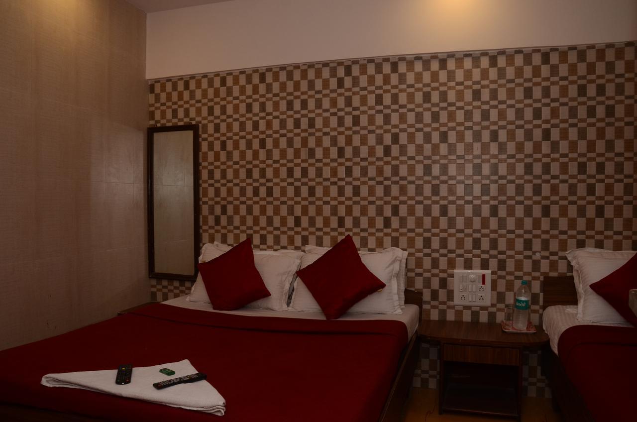 Anil Guest House Mumbai  Buitenkant foto