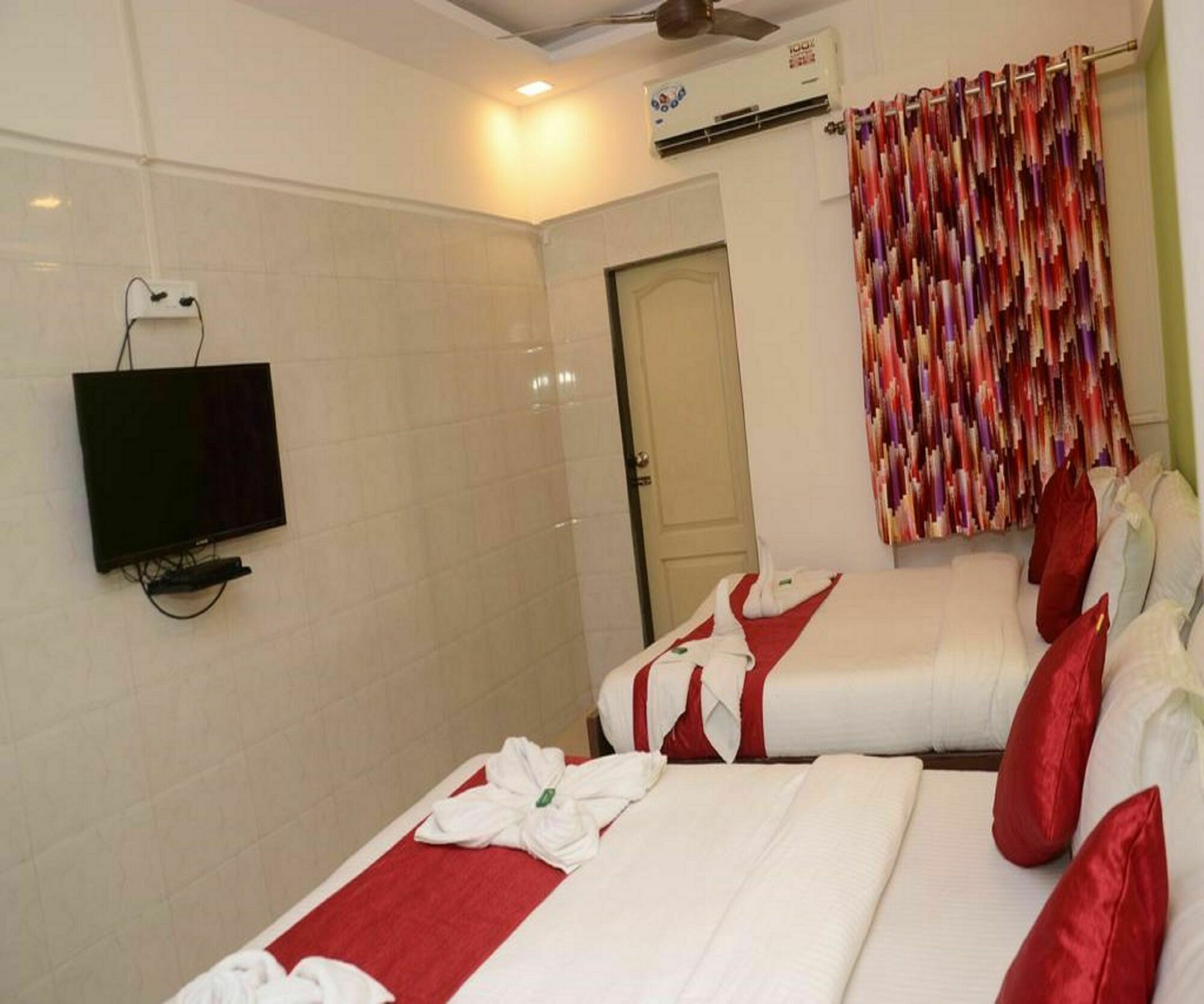 Anil Guest House Mumbai  Buitenkant foto