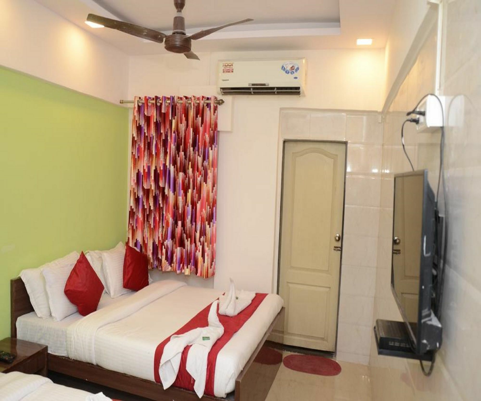 Anil Guest House Mumbai  Buitenkant foto